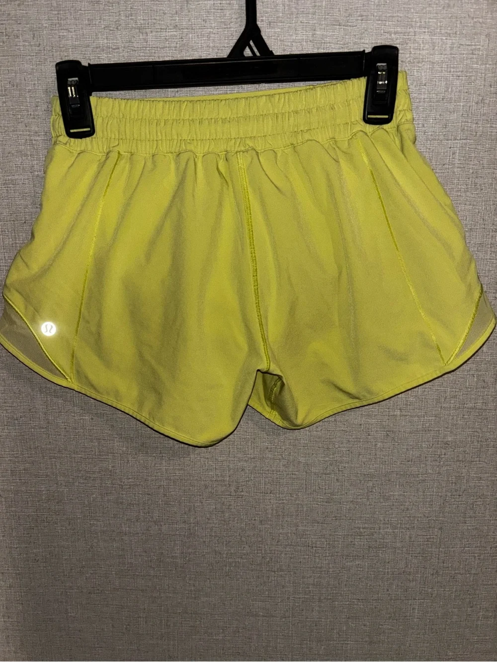 Lululemon Hotty Hot 4” shorts